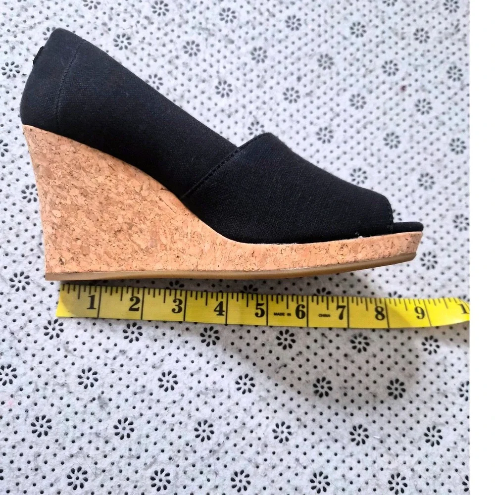 TOMS Womens Black Canvas Peep Toe Cork Wedge Sandals Siz 6